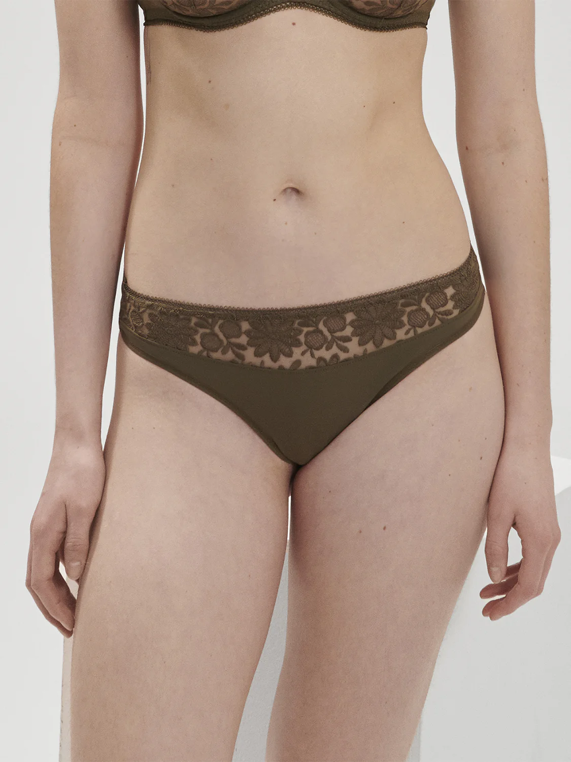 Brief - Nomad Green