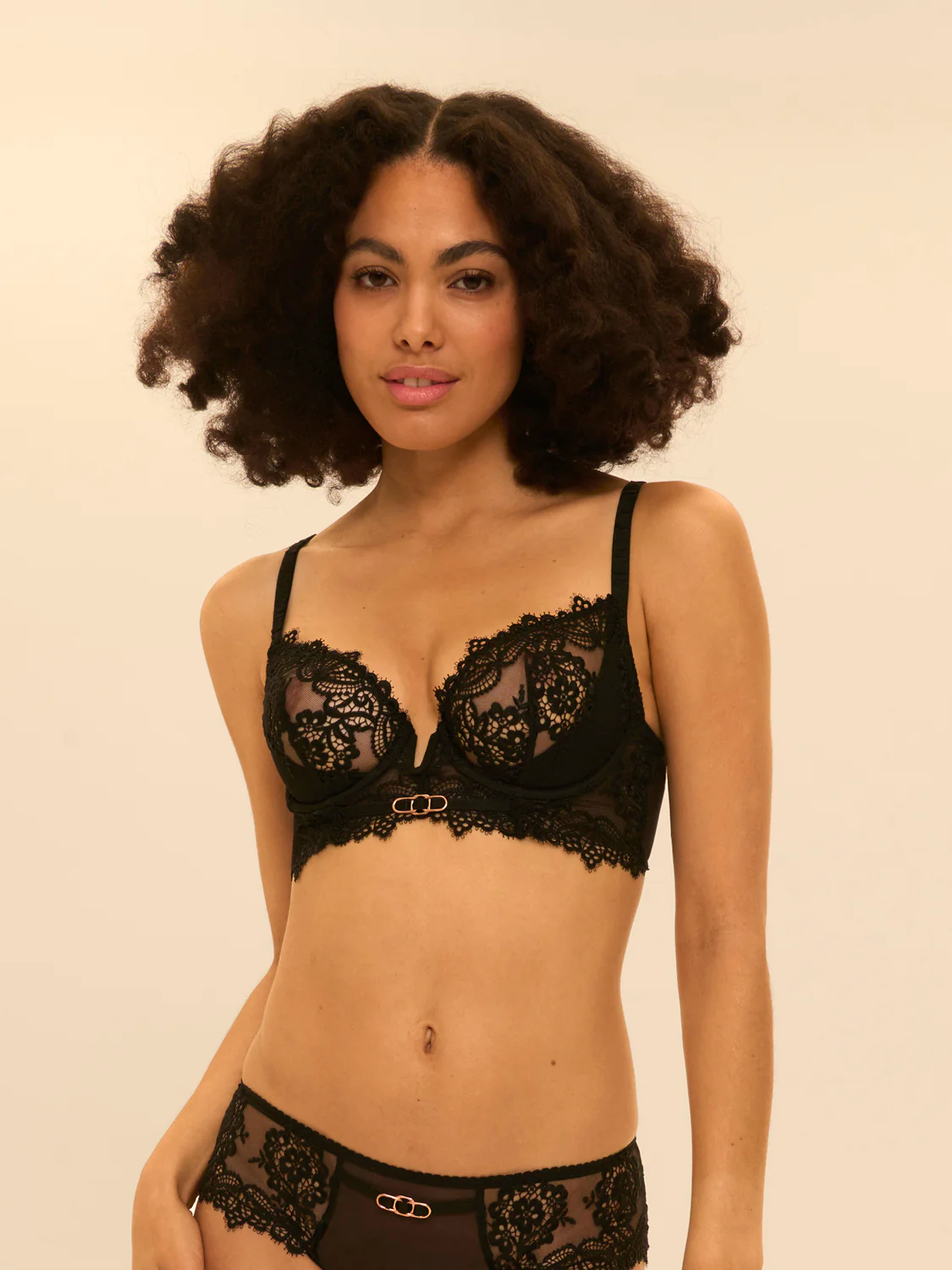 Half padded plunging underwired bra - Black - Image 5