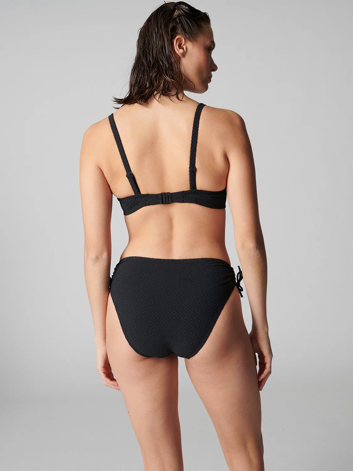 High-waist bikini brief - Black - Image 5