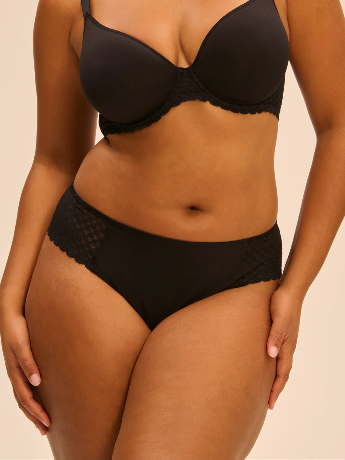 Indented shorty - Black - Image 6