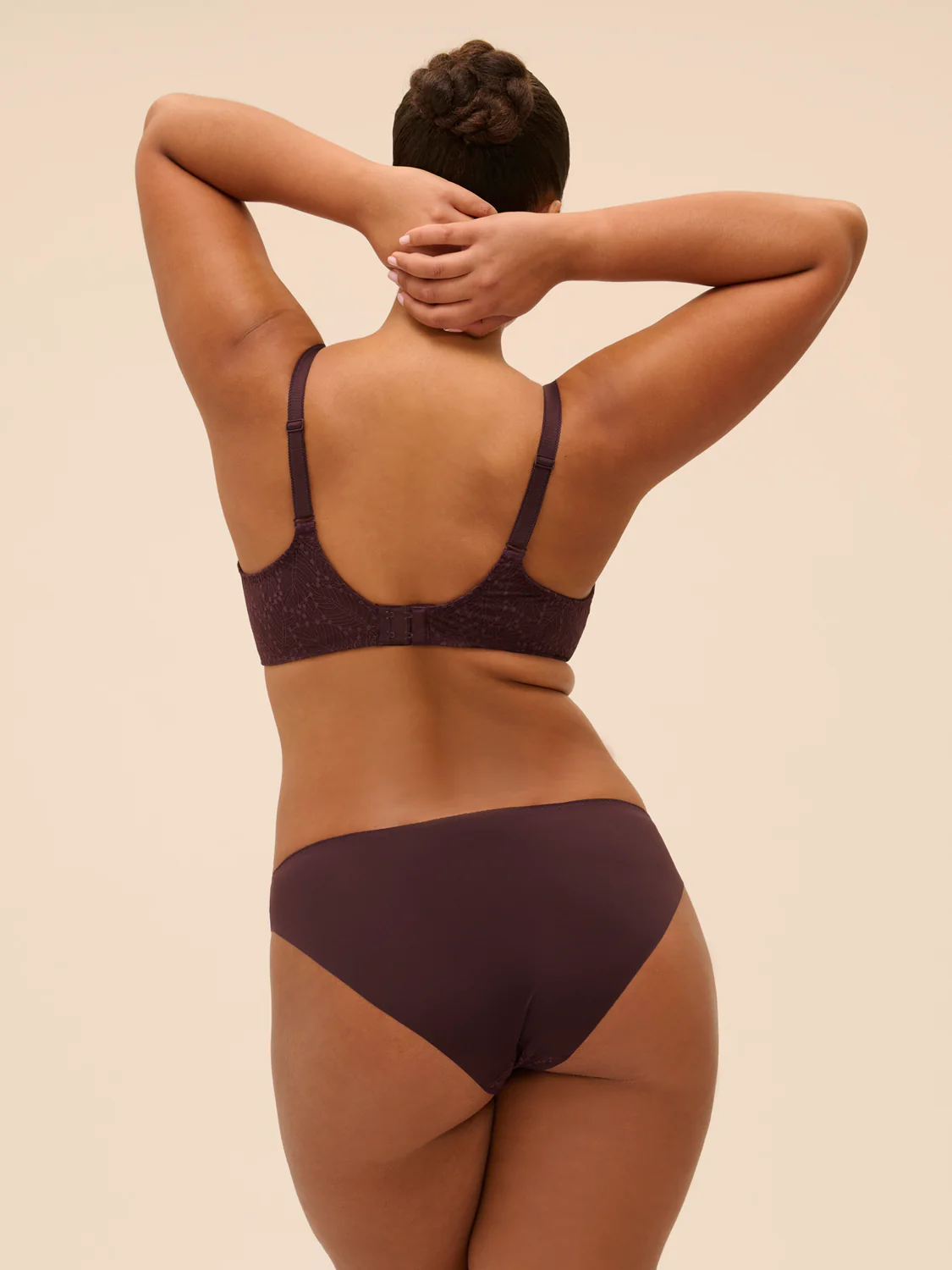 Plunging moulded underwired bra - Dark Brown - Image 8