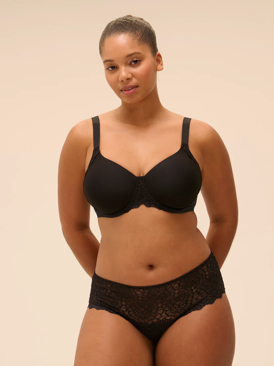 Rigid moulded bra - Black - Image 5
