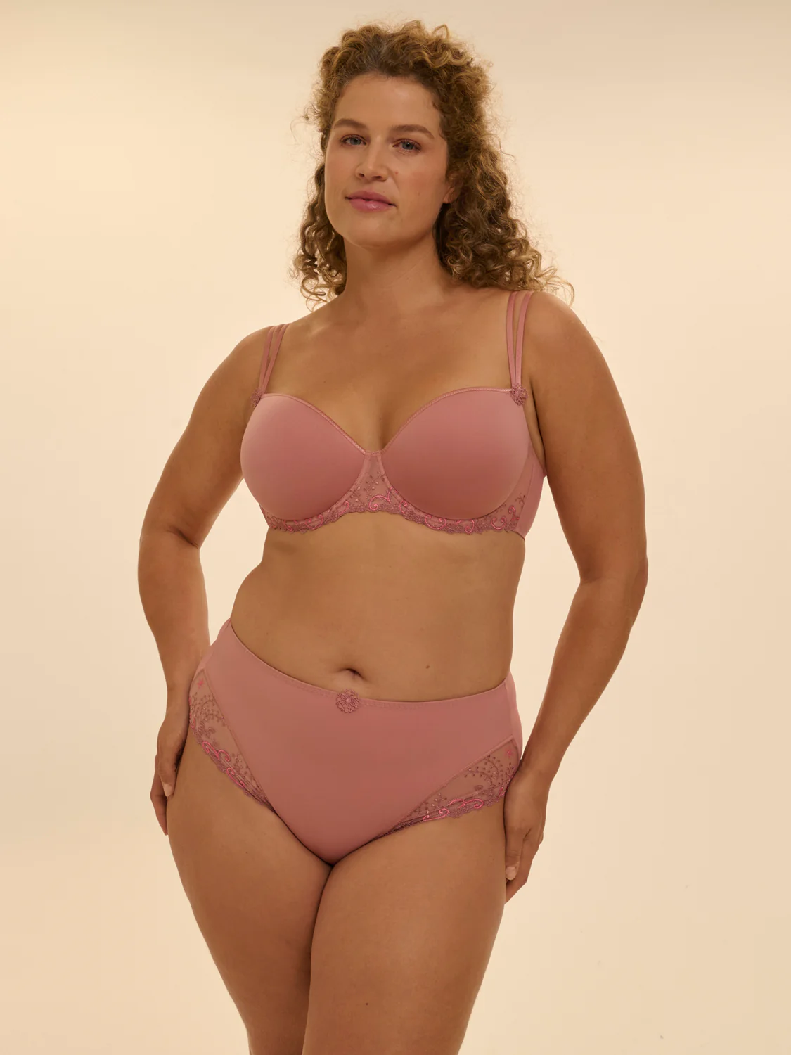 Squared neckline spacer bra - Smokey Pink - Image 10