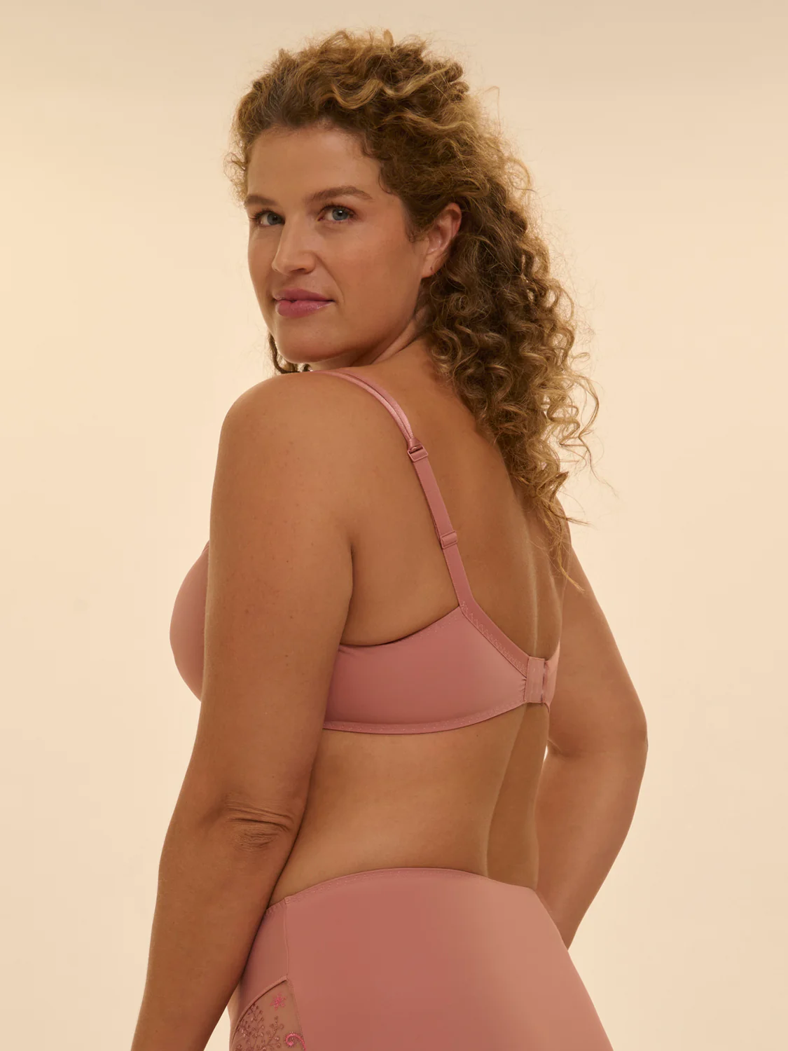 Squared neckline spacer bra - Smokey Pink - Image 8
