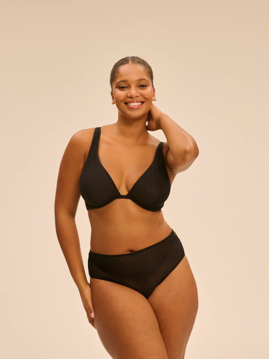 Underwired triangle bra - Black - Image 10